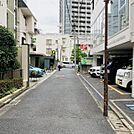 ビル前面道路