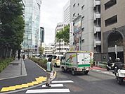 ビル前面道路