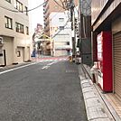 ビル前面道路