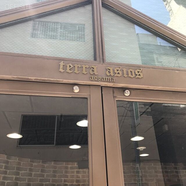 16 / 23