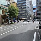 ビル前面道路