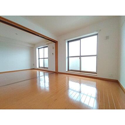 パインプラザ_内装_0