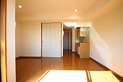 メゾン・ド・ソレイユ 304 3階ワンルームのリビング/ダイニング