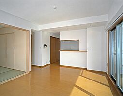 アーバンライフ相田 602 6階3LDKのリビング/ダイニング