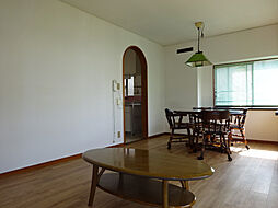 川上邸 1階4LDKのリビング/ダイニング
