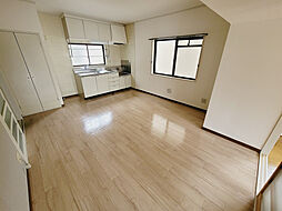 カーサドミー 201 2階2LDKのリビング/ダイニング