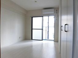 グリーンハウス 403 4階1DKのリビング/ダイニング