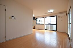 ビューラーＭ　B棟 102 1階3LDKのリビング/ダイニング