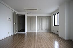 ドエル十日市 301 3階ワンルームのリビング/ダイニング