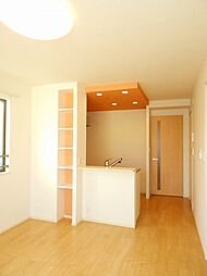 カーサ・エーデルワイス 201 2階1LDKのリビング/ダイニング