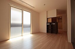 フォレストギオン 302 3階1LDKのリビング/ダイニング