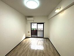 フォートレス 203 2階1Kのリビング/ダイニング