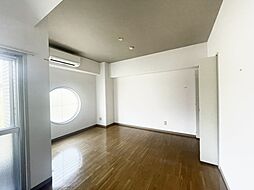 ヴェルソーヤスダ 305 3階ワンルームのリビング/ダイニング