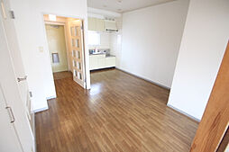 シャルム成城 402 4階2LDKのリビング/ダイニング