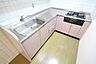 キッチン：同物件別号室の写真です。