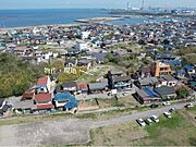 海と緑に抱かれるロケーション。海まで徒歩８分、富津公園隣接