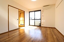 ヴィラ・ロワイヤル　参番館 2階3DKのリビング/ダイニング