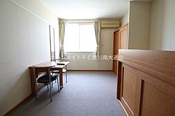 レオパレス喜楽来 2階1Kのリビング/ダイニング