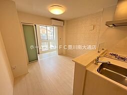 クルール 1階1LDKのリビング/ダイニング