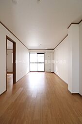 ロイヤル・パレス 2階1LDKのリビング/ダイニング