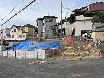 外観：接道開口が広く、陽当り・通風良好