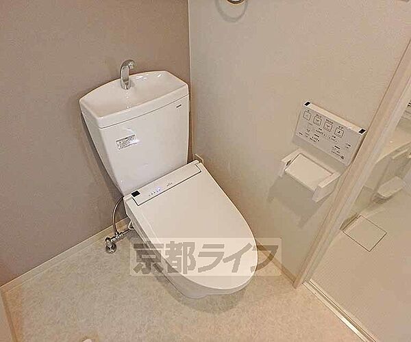 画像8:清潔感のあるトイレです。