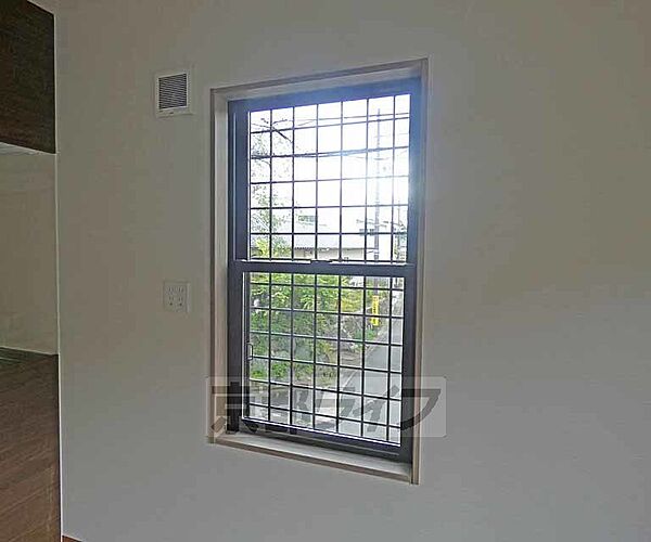 画像27:窓が2箇所あります。