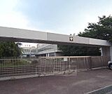 大成中学校まで150m あたりは広々とした田園風景や大堰川、愛宕山の山並みが目に映り、季節ごとの風景が楽しめます。