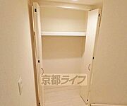 奥行きのある収納です