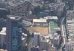 渋谷区立原宿外苑中学校まで173m