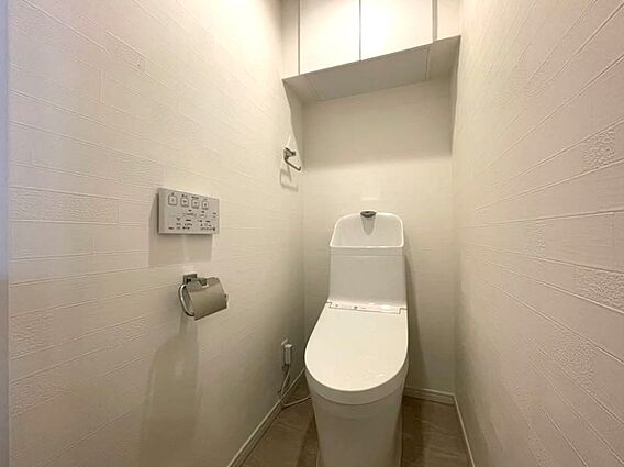 トイレ新規交換...