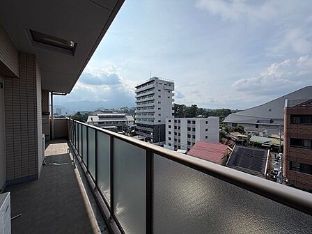ゆとりのあるバルコニー。ゆったりと洗濯物が干せます。