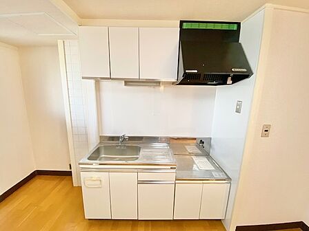 収納があるコンパクトキッチン