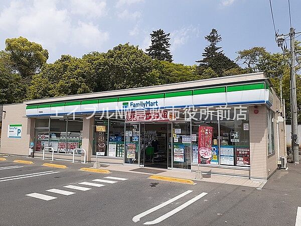 周辺：ファミリーマート早島南店 900m