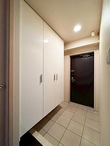 玄関 ミオカステーロ町田 2階/-