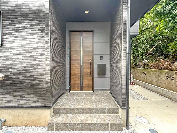 玄関を拡大表示