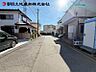 外観：前面道路含む現地写真