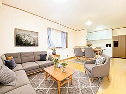 八王子市散田町5丁目 4LDKのリビング/ダイニング