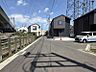 外観：前面道路は交通量も少なくゆっくり駐車できます！