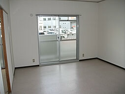 ハイツヒルトン東名坂 3階2LDKのリビング/ダイニング