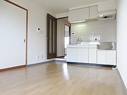 プリミエ貴生川 2階2DKのリビング/ダイニング