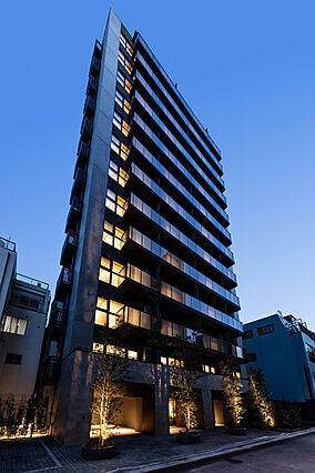 外観（夕景）