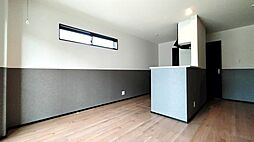 ファミーリエ　B 103 1階2LDKのリビング/ダイニング