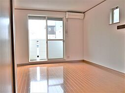 メゾン　SMILE　II 105 2階ワンルームのリビング/ダイニング