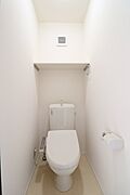 温水洗浄便座付きのトイレです。