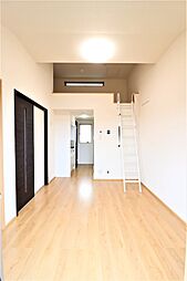 Mandarino Pesca（マンダリーノ・ペスカ） 205 2階ワンルームのリビング/ダイニング