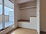 ご家族のお荷物をしまえるたっぷり収納
