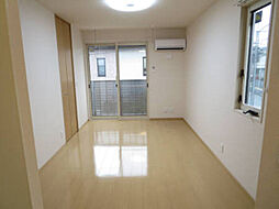 ハピネス三秀 201 2階ワンルームのリビング/ダイニング