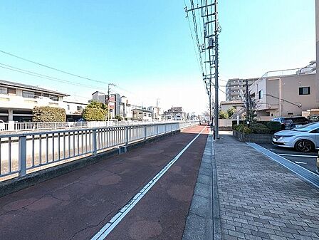 前面道路。