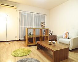 コーポやすくに 203号室 2階1Kのリビング/ダイニング